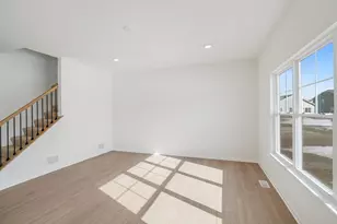 565 E 130th Pl, Crown Point, IN 46307 - Photo 9