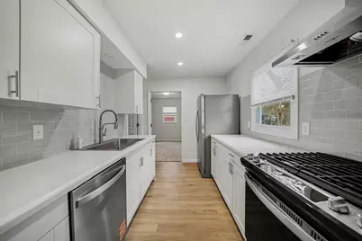 613 N Ashland Avenue, Michigan City, IN 46360 - Photo 5