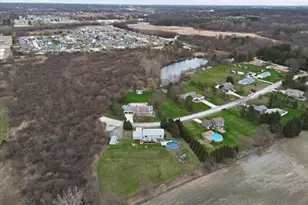 1551 Gilleevan Dr, Valparaiso, IN 46385 - Photo 31