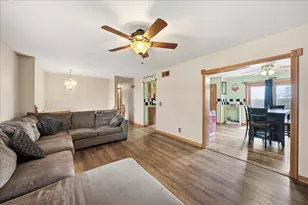 1551 Gilleevan Dr, Valparaiso, IN 46385 - Photo 3