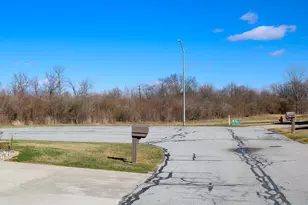 802 Veterans Ln, Crown Point, IN 46307 - Photo 23