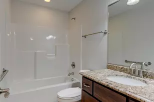 802 Veterans Ln, Crown Point, IN 46307 - Photo 5