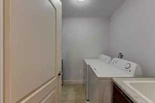 802 Veterans Ln, Crown Point, IN 46307 - Photo 19