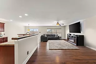 13691 Blue Springs Ct, Dyer, IN 46311 - Photo 7