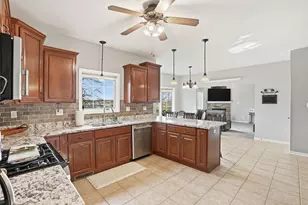 9675 Julia Dr, Saint John, IN 46373 - Photo 11