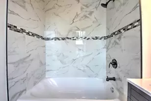 1005 Harrison St, La Porte, IN 46350 - Photo 23