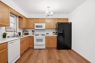 5633 Brookview Ave, Portage, IN 46368 - Photo 7