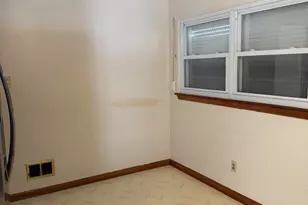 562 Dallas St, Gary, IN 46406 - Photo 3