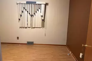 562 Dallas St, Gary, IN 46406 - Photo 7