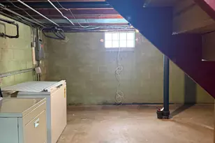 562 Dallas St, Gary, IN 46406 - Photo 11