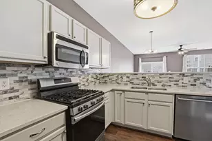 875 Flagstone Dr, Dyer, IN 46311 - Photo 5