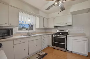 5335 Buchanan St, Merrillville, IN 46410 - Photo 7