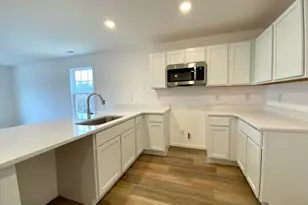 751 Kinsey St, Valparaiso, IN 46385 - Photo 9