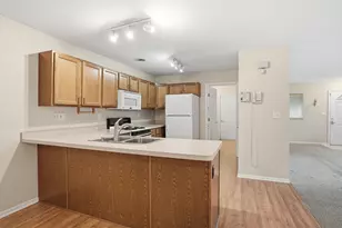 2219 Sandridge Ln, Dyer, IN 46311 - Photo 7