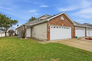 2219 Sandridge Ln, Dyer, IN 46311 - Photo 1