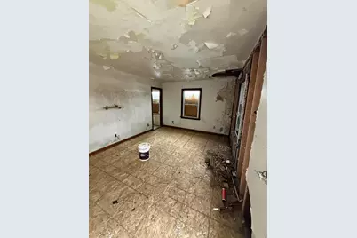 908 E 44th Avenue, Gary, IN 46409 - Photo 5