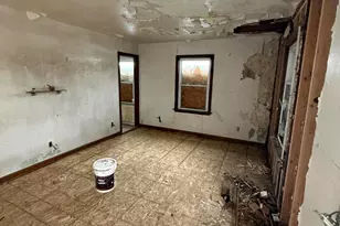 908 E 44th Ave, Gary, IN 46409 - Photo 5