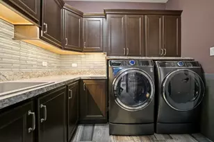 10707 Walnut Dr, Saint John, IN 46373 - Photo 15