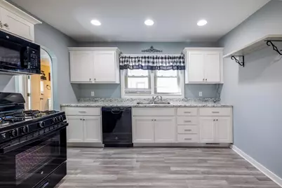 103 W Lincoln Street, Kentland, IN 47951 - Photo 17