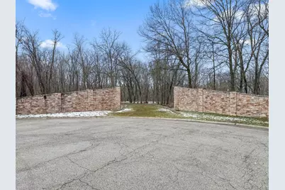 785 W 200 N, Valparaiso, IN 46385 - Photo 1