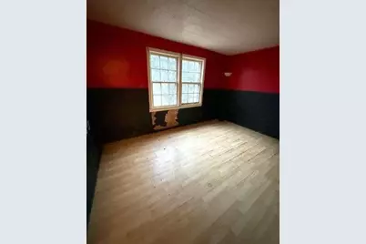 809 Kingsporte Avenue, La Porte, IN 46350 - Photo 9