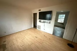 809 Kingsporte Ave, La Porte, IN 46350 - Photo 5