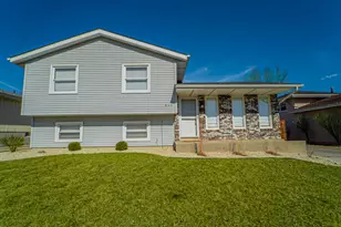 840 Appletree Dr, Schererville, IN 46375 - Photo 1