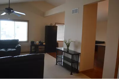 7208 Bracken Pkwy, Hobart, IN 46342 - Photo 5