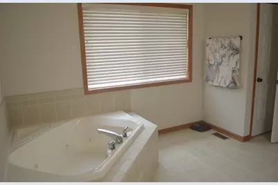 7208 Bracken Pkwy, Hobart, IN 46342 - Photo 15