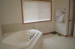 7208 Bracken Pkwy, Hobart, IN 46342 - Photo 9