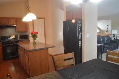 7208 Bracken Pkwy, Hobart, IN 46342 - Photo 9