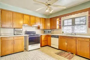 3927 Towle Ave, Hammond, IN 46327 - Photo 7