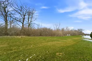 862 Veterans Ln, Crown Point, IN 46307 - Photo 15