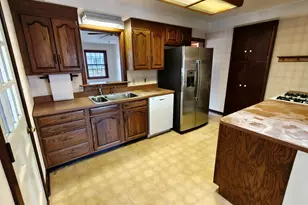 1308 Del Vista Dr, Valparaiso, IN 46385 - Photo 13