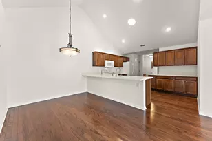 2426 Allison Cir, Valparaiso, IN 46383 - Photo 9