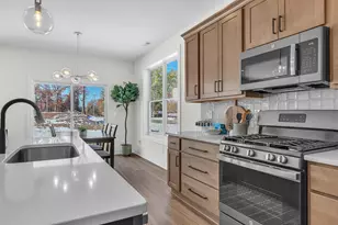 1944 Park St, La Porte, IN 46350 - Photo 5