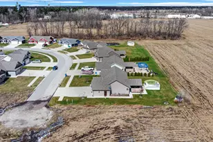 1913 Holly St SE, Demotte, IN 46310 - Photo 37