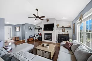 1913 Holly St SE, Demotte, IN 46310 - Photo 7