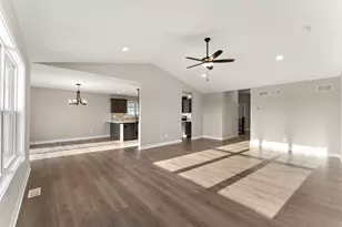 13973 Blue Sky Ct, Saint John, IN 46373 - Photo 5