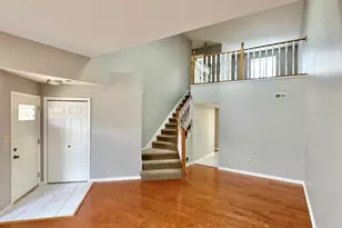 2324 Deerpath Dr W, Schererville, IN 46375 - Photo 3