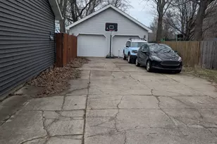 2600 Drexel Dr, Hobart, IN 46342 - Photo 11