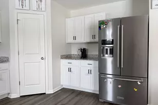 1829 S Creekside Ct, Westville, IN 46391 - Photo 7