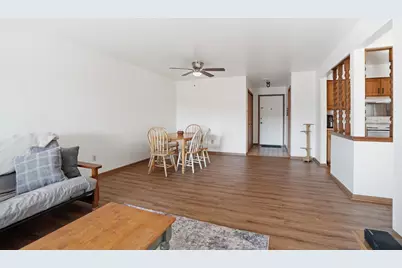 2007 W 45th Street #307, Highland, IN 46322 - Photo 5