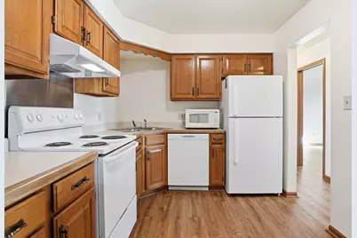 2007 W 45th Street #307, Highland, IN 46322 - Photo 7