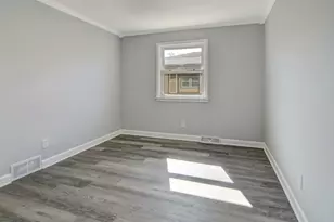 6739 New Hampshire Ave, Hammond, IN 46323 - Photo 13