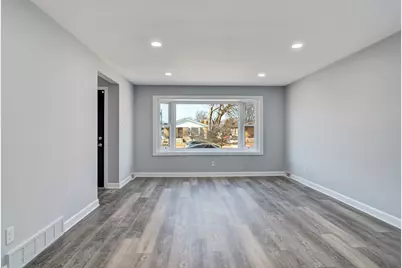 6739 New Hampshire Avenue, Hammond, IN 46323 - Photo 5