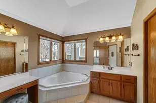 7041 Starling Dr, Schererville, IN 46375 - Photo 5