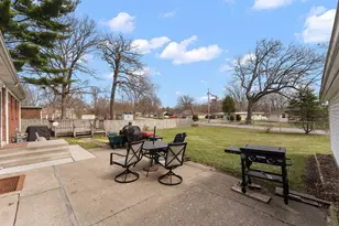 5397 Cleveland St, Merrillville, IN 46410 - Photo 25