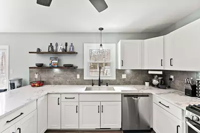 292 Streamwood Drive, Valparaiso, IN 46383 - Photo 7