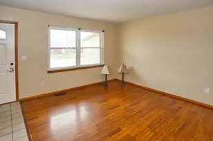 3621 Kingsway Dr, Crown Point, IN 46307 - Photo 3